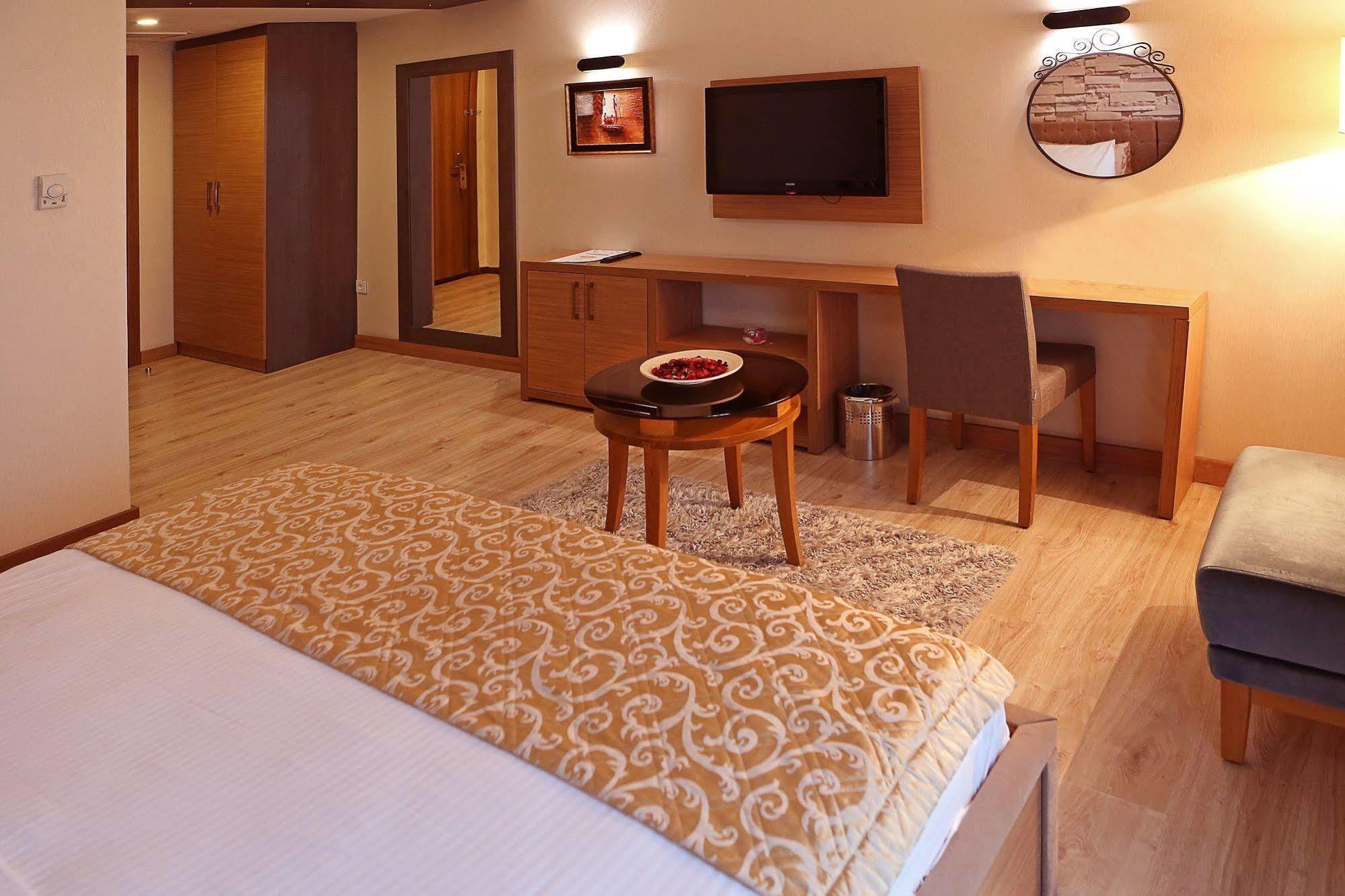 Imperial Park Hotel Измит Екстериор снимка
